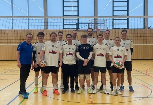 Mit neuen Trikots zu zwei Siegen